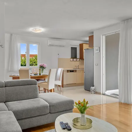 Marija - Three Bedroom With Private Pool And Terrace * Šibenik