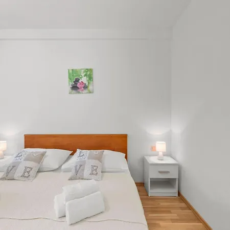 Nyaraló Marija - Three Bedroom With Private Pool And Terrace *