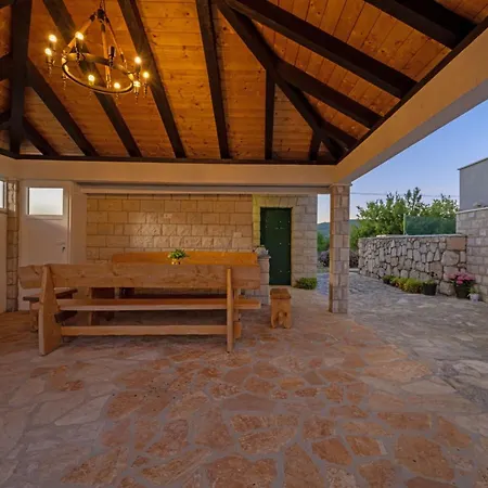 Nyaraló Marija - Three Bedroom With Private Pool And Terrace *