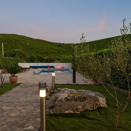 Marija - Three Bedroom With Private Pool And Terrace Šibenik