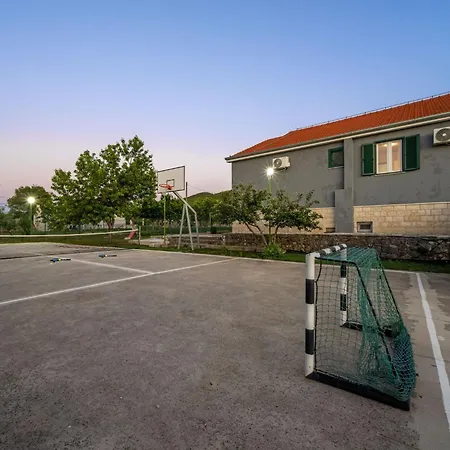 Marija - Three Bedroom With Private Pool And Terrace Šibenik