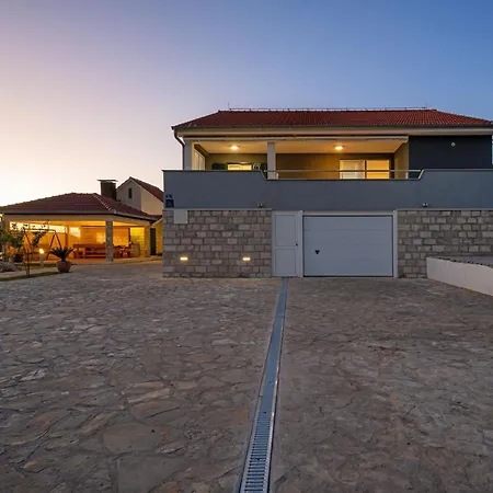 Marija - Three Bedroom With Private Pool And Terrace Nyaraló Šibenik