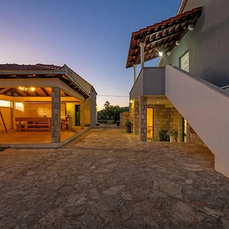 Marija - Three Bedroom With Private Pool And Terrace Nyaraló Šibenik