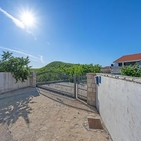 Nyaraló Marija - Three Bedroom With Private Pool And Terrace