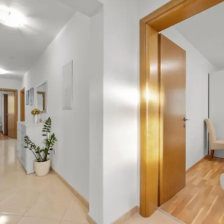 Marija - Three Bedroom With Private Pool And Terrace Vakantiehuis