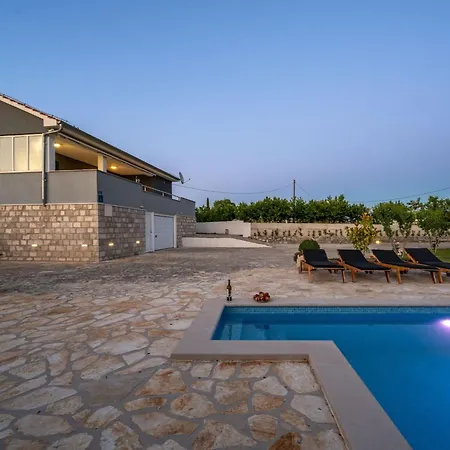 Marija - Three Bedroom With Private Pool And Terrace Nyaraló Šibenik