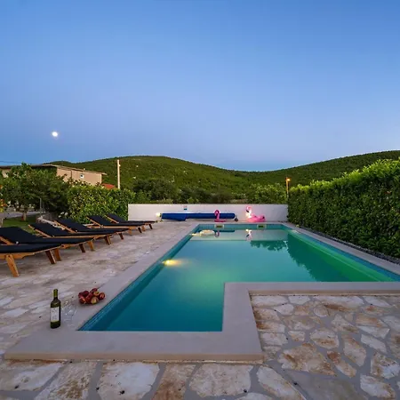 Marija - Three Bedroom With Private Pool And Terrace * Šibenik