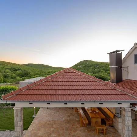 Nyaraló Marija - Three Bedroom With Private Pool And Terrace