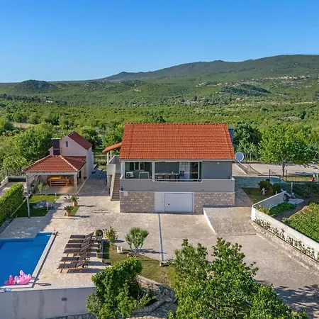 Nyaraló Marija - Three Bedroom With Private Pool And Terrace Šibenik